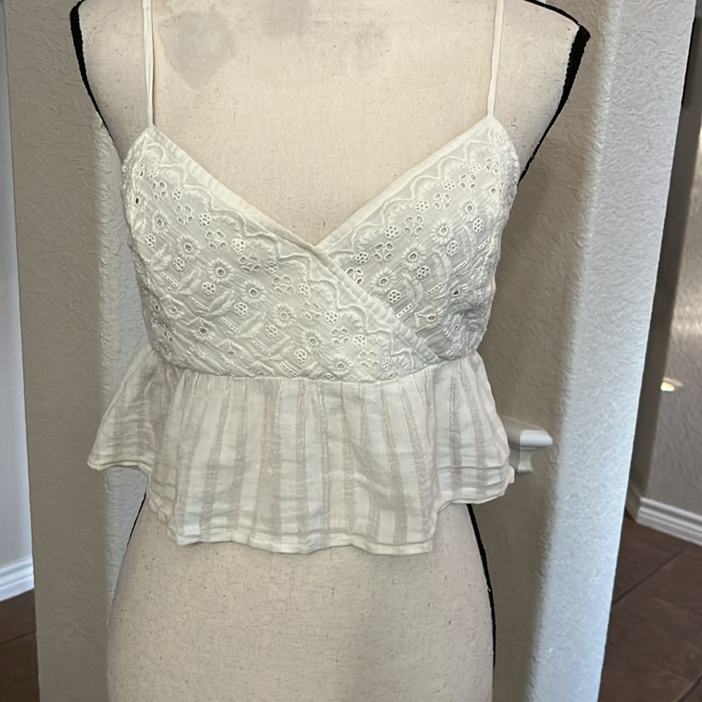 American Eagle Outfitters off-white lace eyelet babydoll cami crop top Size SP